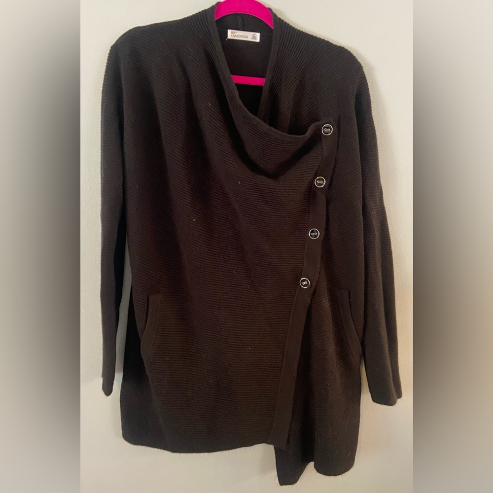 Oversized sweater with pockets.